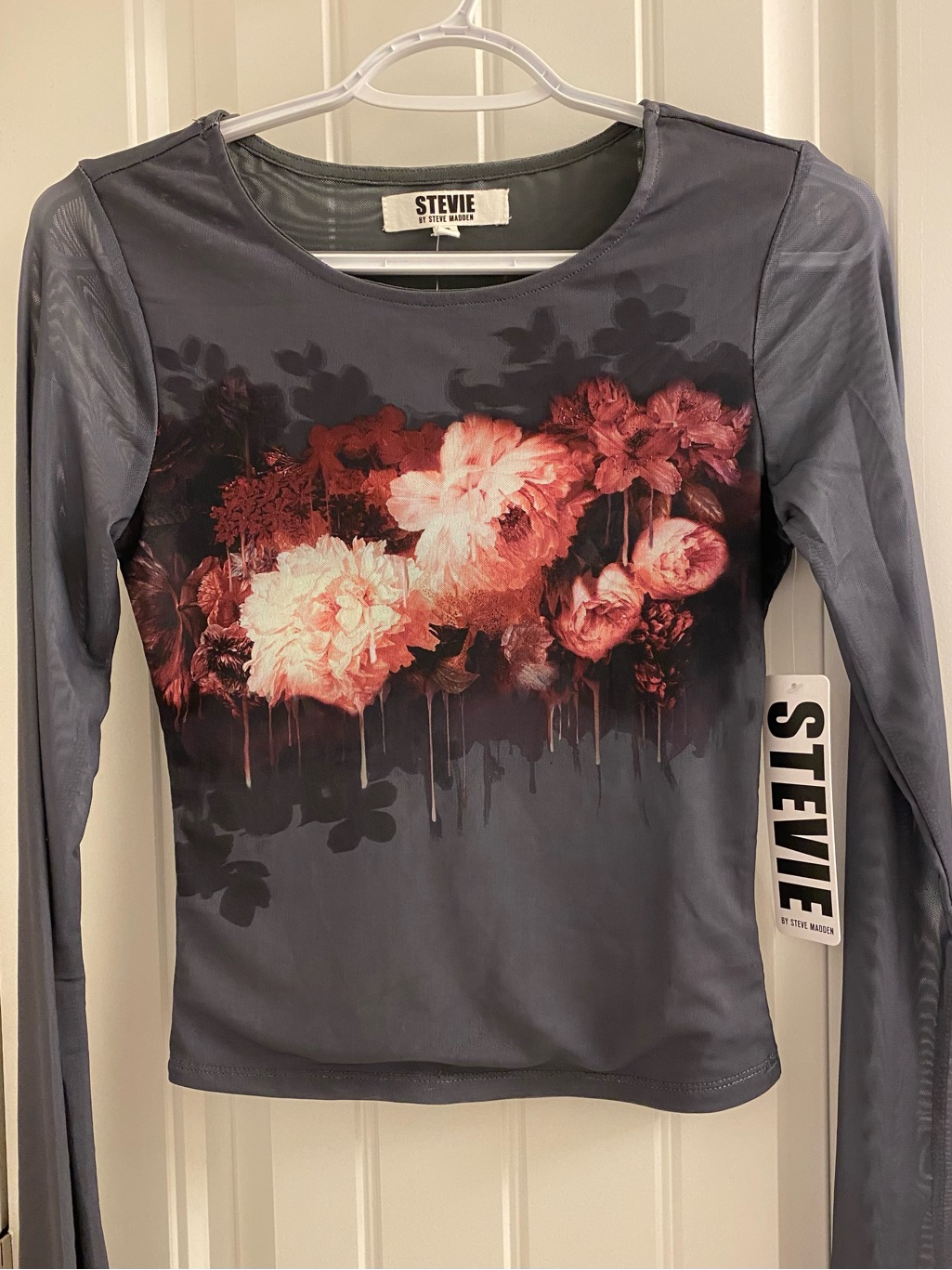 Stevie By Steve Madden Grey Floral Top. Juniors Size Small. Nwt